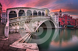 Panorama of Rialto Bridge and San Bartolomeo Church at Sunrise, photo