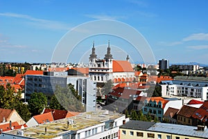 Panoramatický pohled na historické centrum Trnavy s katedrálou sv. Jana Křtitele