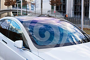 Panoramic roof in the car, large windshield in the car