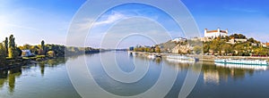 Panoramatický výhľad na Dunaj v Bratislave, Slovensko