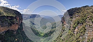 Panoramic view across the Jamison Valley, Blue Mou