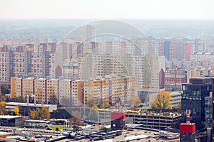 Panoramatický výhľad na Bratislavu s modernými bytovými domami