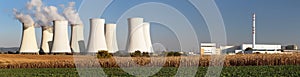 Panoramatický pohled na jadernou elektrárnu