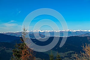 Panoramesch Vun schnéi gekappt bierg Vun gesinn Alpen, éisträich 