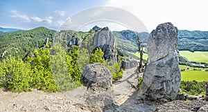 Panoramatický pohľad zo zrúcaniny hradu Súľov, Slovensko