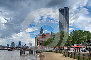 Panoramic view of Thames river and City of London