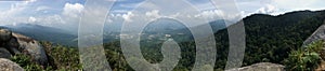 Panoramico da grasso tropicale foresta sul picco 