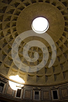 Pantheon Oculus