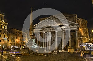 Pantheon roma by night scene