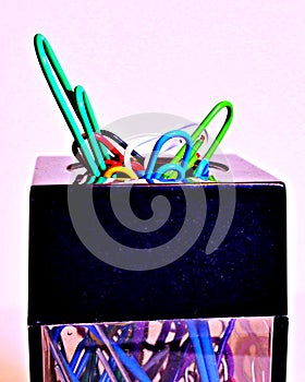 A paper clips distributer