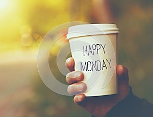 Káva pohár šťastný pondelok 