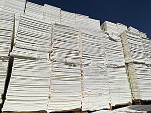 Paper pulp for the paper industry, raw paper.
