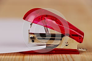 Paper stapler