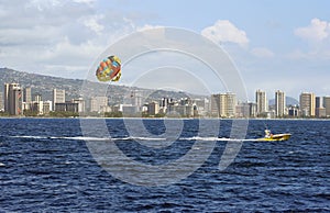 Para-sail and Honolulu photo