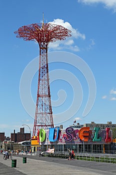 Parachute jump tower and restored historical B&B carousel in Brooklyn