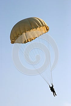 Parachutist photo