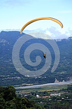 Paraglider flying at Taitung Luye Gaotai