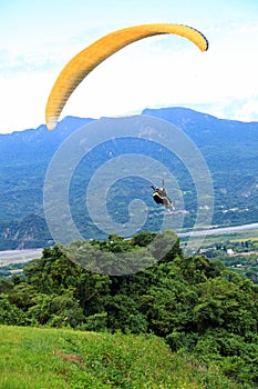 Paraglider flying at Taitung Luye Gaotai