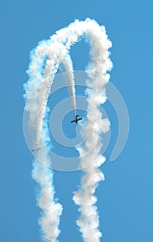 Parallel Diving Stunt Planes