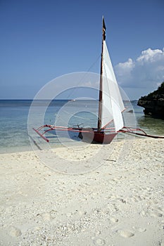 Paraw sailing boat boracay beach philippines