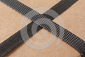 Parcel with strapping