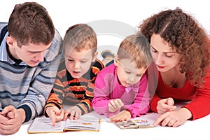 Parents with children look books 2