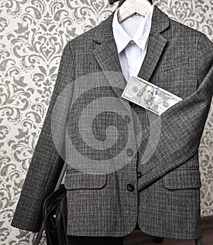 Parents spend the school student`s suit, how many money for clothes in school, a school uniform, school, all for school