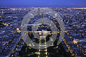 Parigi paesaggio urbano secondo notte più alto 