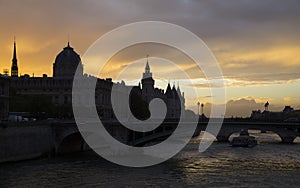 Paris at dusk time, Conciergerie and Pont au Change