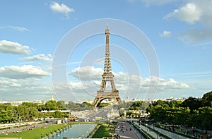 View to the Eiffel Tower and Fountain of Warsaw from Trocadero gardens viewpoint.