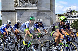 The Feminine Peloton in Paris - La Course by Le Tour de France 2016