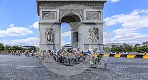 The Feminine Peloton in Paris - La Course by Le Tour de France 2016