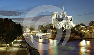 Paris : Ile de la cite and Notre Dame cathedral