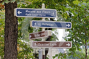 French directional signs to local attractions