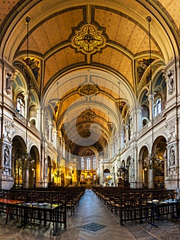 Interni un da Chiesa Parigi Francia 