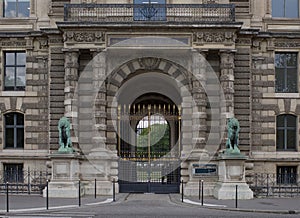 Paris. Louvre - the door of lions