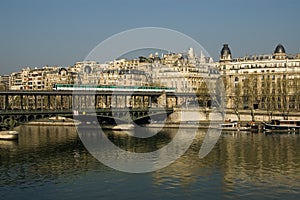 Paris Metro over the bridge