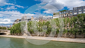 Paris, panorama of the Pont-Neuf, the ile saint-louis