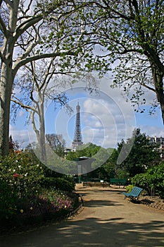 Paris Park (Vertical)