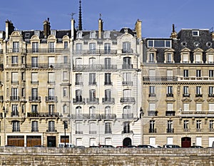 Paris: very nice facade of ile de la cite