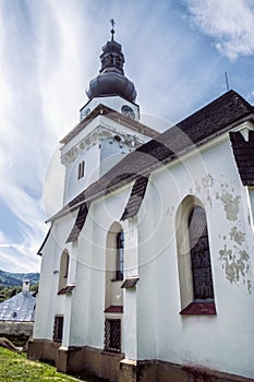 Farní kostel sv. Jana Evangelisty v Banské Belé, Slovensko