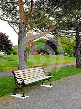 Park bench, Terrebonne, QC