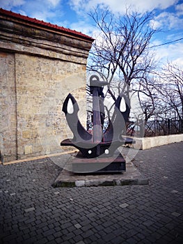 A park nautical shipborne anchor pedestal