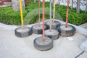 Parking blockage device made by old tire