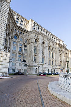 The parking line and the entrance in Casa Poporului