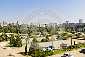 Parking space and the garden in front of Casa Poporului