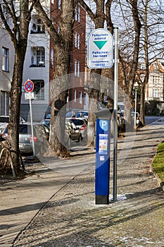 Parking ticket machine to pay for a temporary parking space