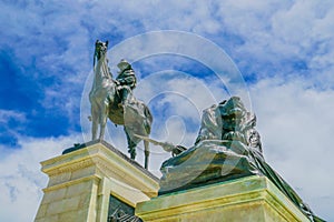 Parliamentary Hall and Lion statue