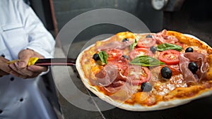 Parma ham pizza