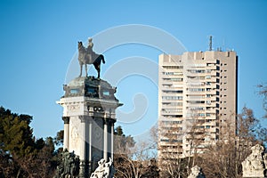 Parque de Buen retiro Madrid photo